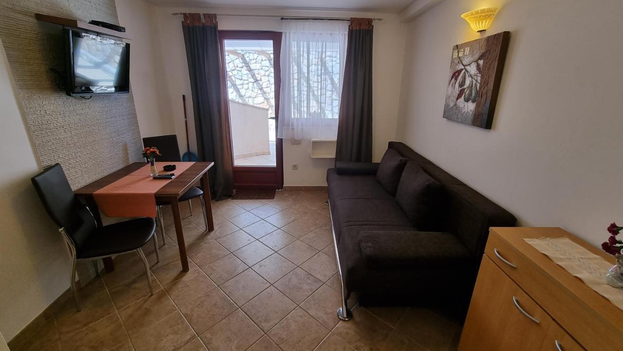 Apartmani Sidro Malinska Kültér fotó